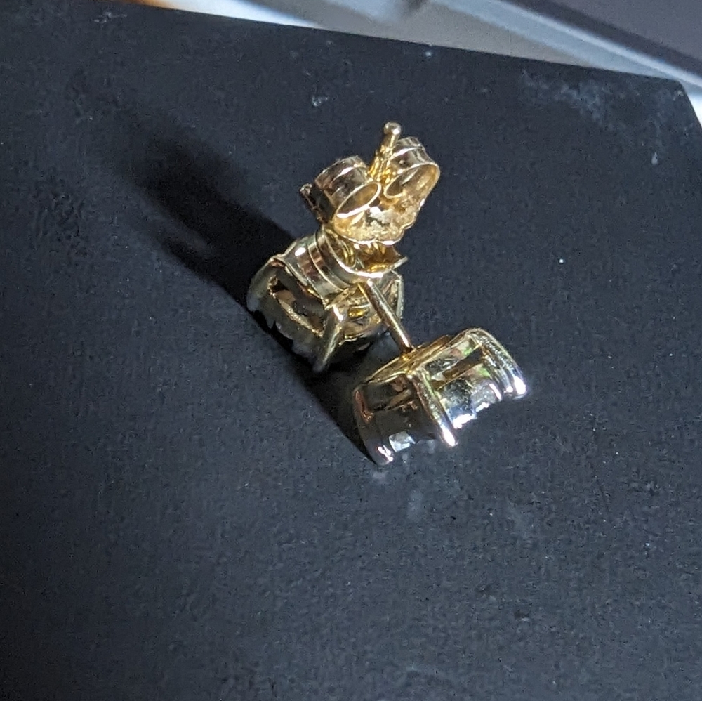 Diamond Earring - image 1